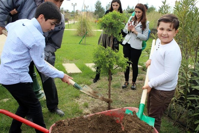 17 – Aprel Dünya Hemofiliya Gününə həsr edilmiş ağacəkmə aksiyası keçirildi