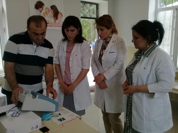 Hemofiliya Assosiasiyası Şirvan şəhər Xəstəxanın Fizioterapiya kabineti elektroterapiya avadanlıqları ilə təchiz etdi