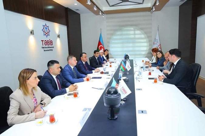 TƏBİB-də Ümumdünya Hemofiliya Federasiyasının prezidenti ilə görüş keçirilib