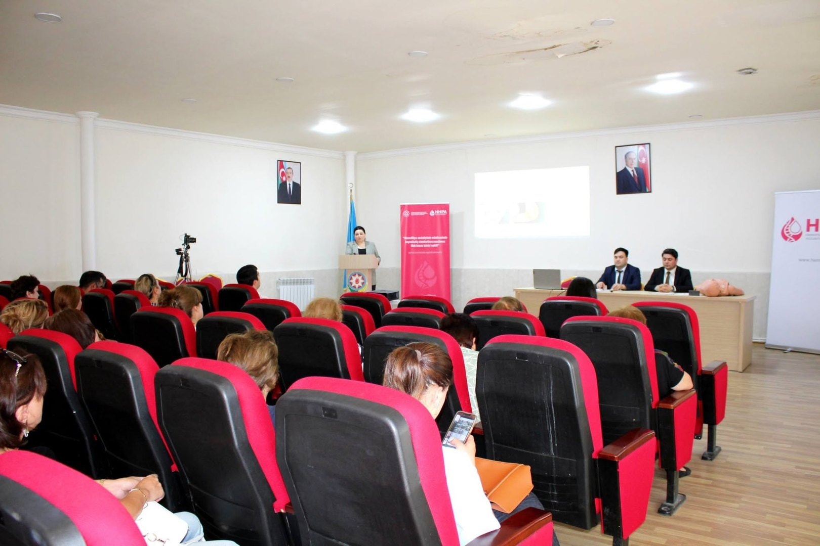 Gəncə Şəhər Birləşmiş Xəstəxanasında elmi-praktik seminar baş tutub