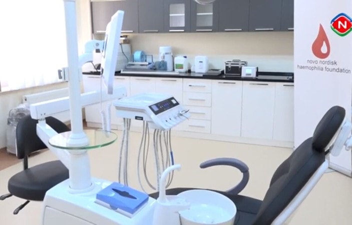 Hemofiliya və digər koaqulopatiyalı pasientlər üçün Naxçıvanda Stomatoloji kabinet təchizatlandı